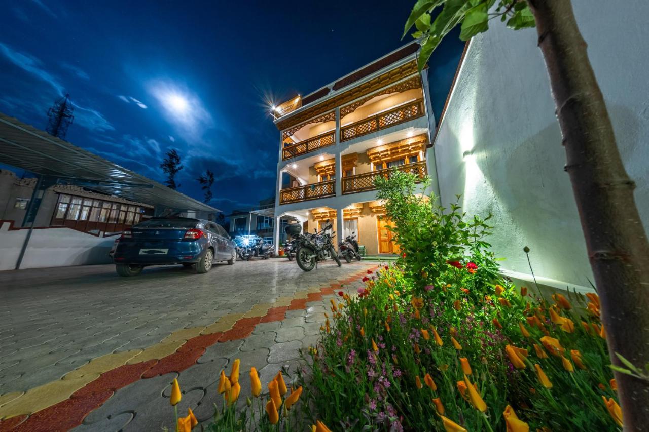 Woosah Hostel Leh Eksteriør billede