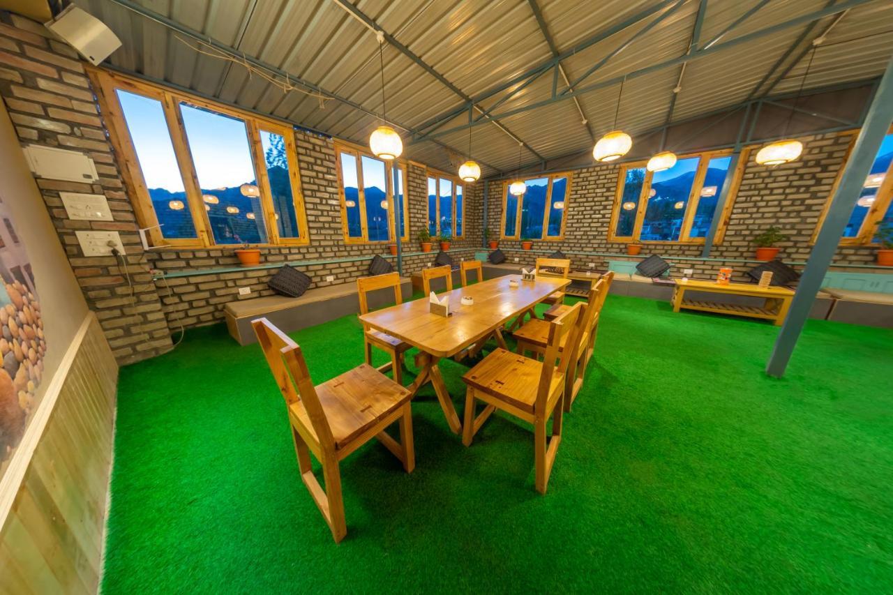 Woosah Hostel Leh Eksteriør billede
